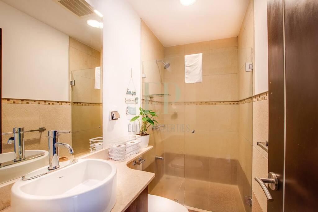 Cr Mariposa Rentals Lakeview Penthouse With Office Space, Pool, Gym, Tennis サンタ・アナ エクステリア 写真
