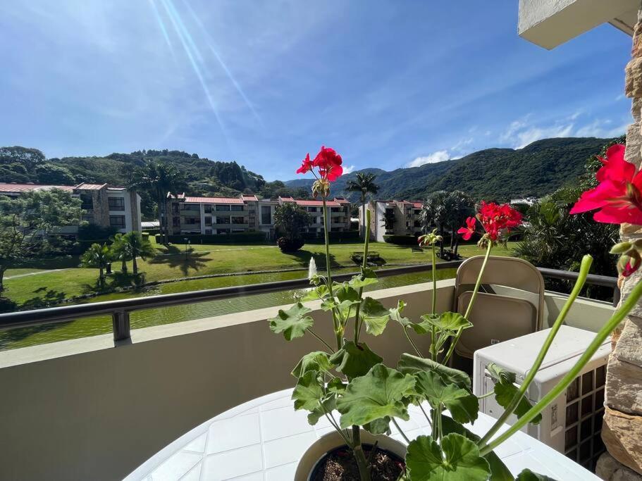 Cr Mariposa Rentals Lakeview Penthouse With Office Space, Pool, Gym, Tennis サンタ・アナ エクステリア 写真