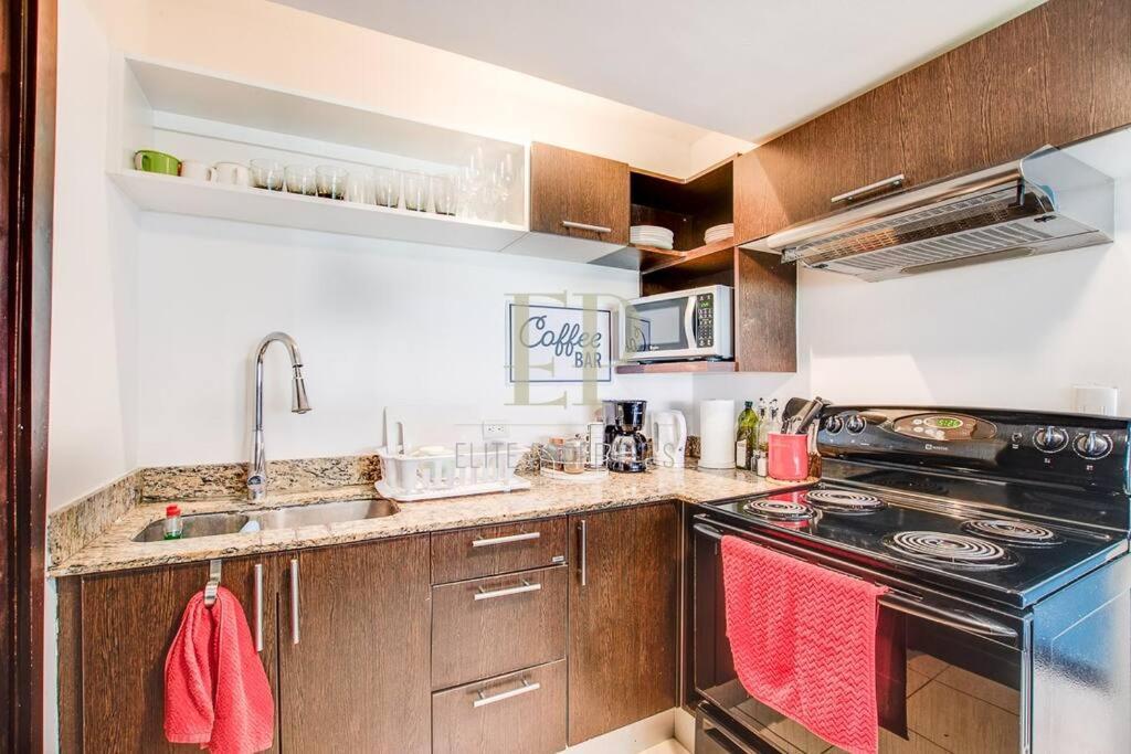 Cr Mariposa Rentals Lakeview Penthouse With Office Space, Pool, Gym, Tennis サンタ・アナ エクステリア 写真