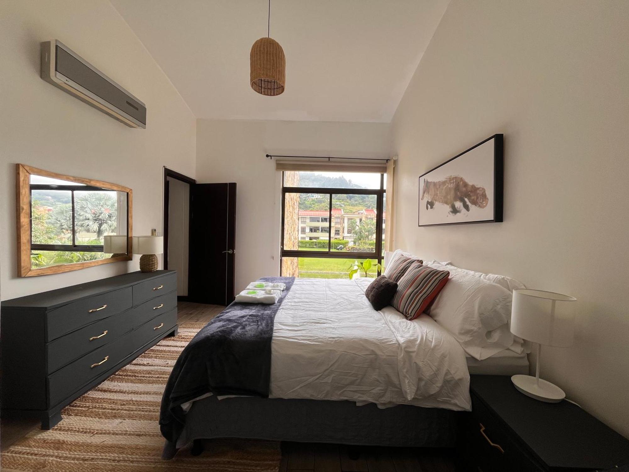 Cr Mariposa Rentals Lakeview Penthouse With Office Space, Pool, Gym, Tennis サンタ・アナ エクステリア 写真